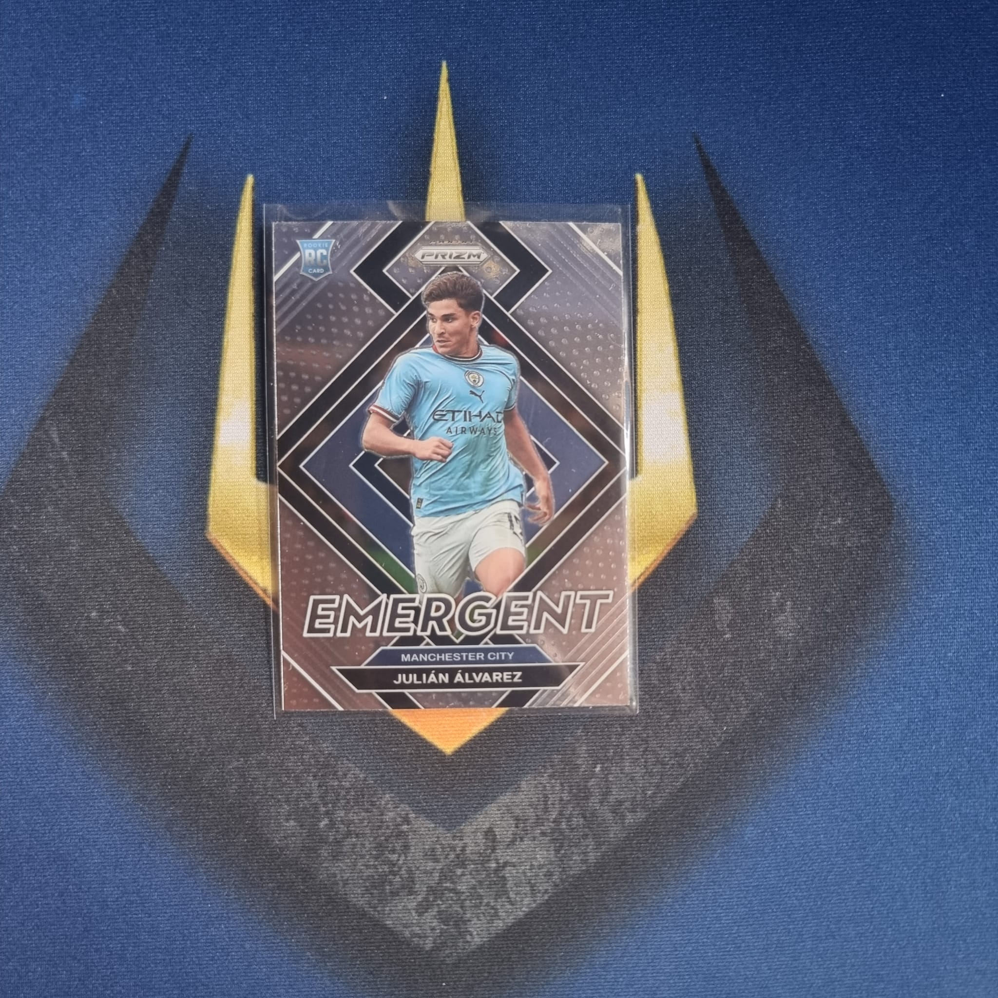 Julian Alvarez 2022-23 Panini Prizm EPL Emergent Manchester City RC Rookie Card