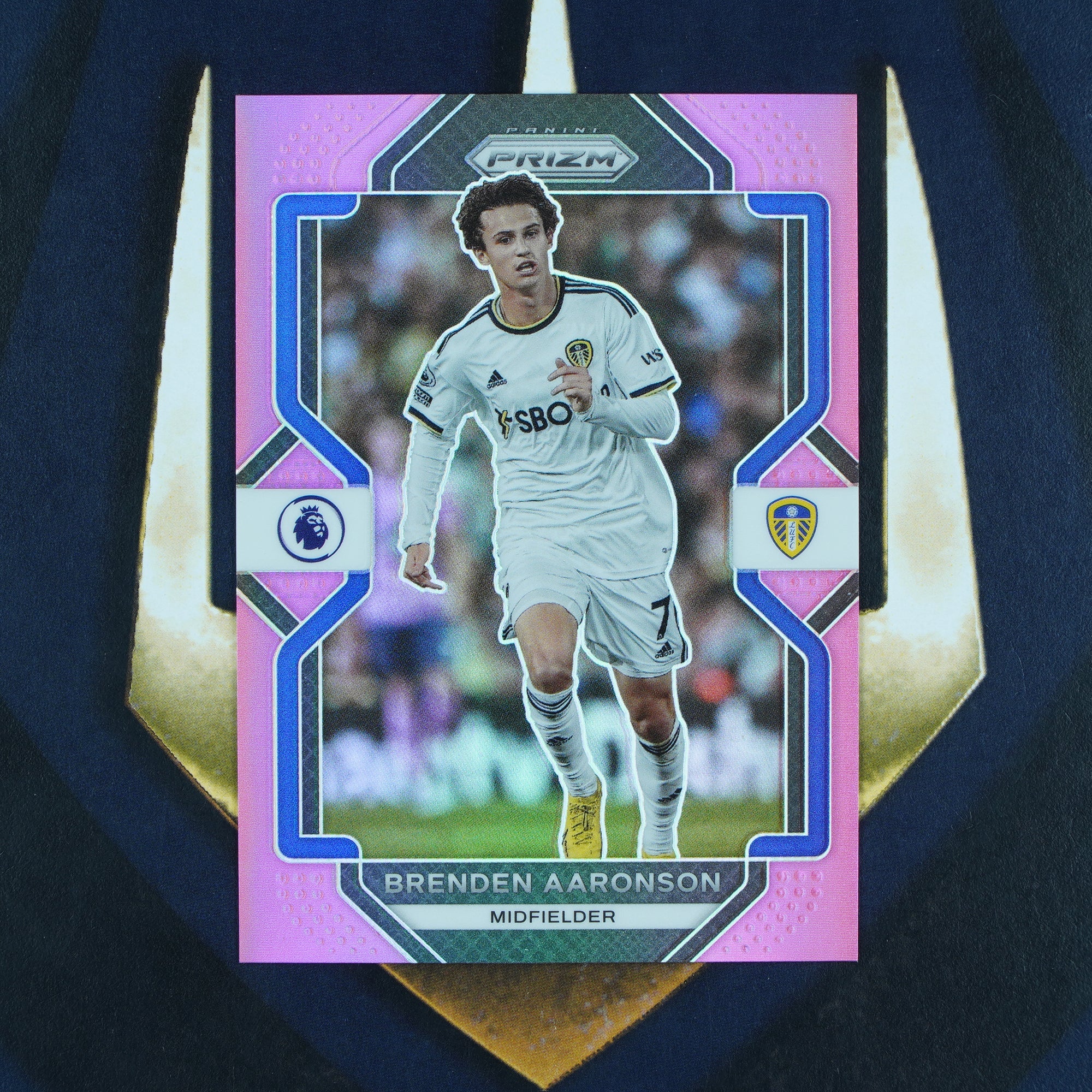 Brenden Aaronson 2022-23 Prizm Pink /199 Leeds United