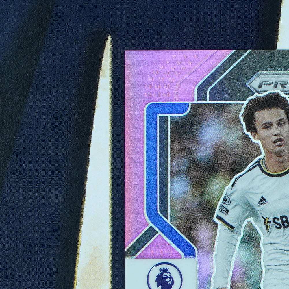 Brenden Aaronson 2022-23 Prizm Pink /199 Leeds United