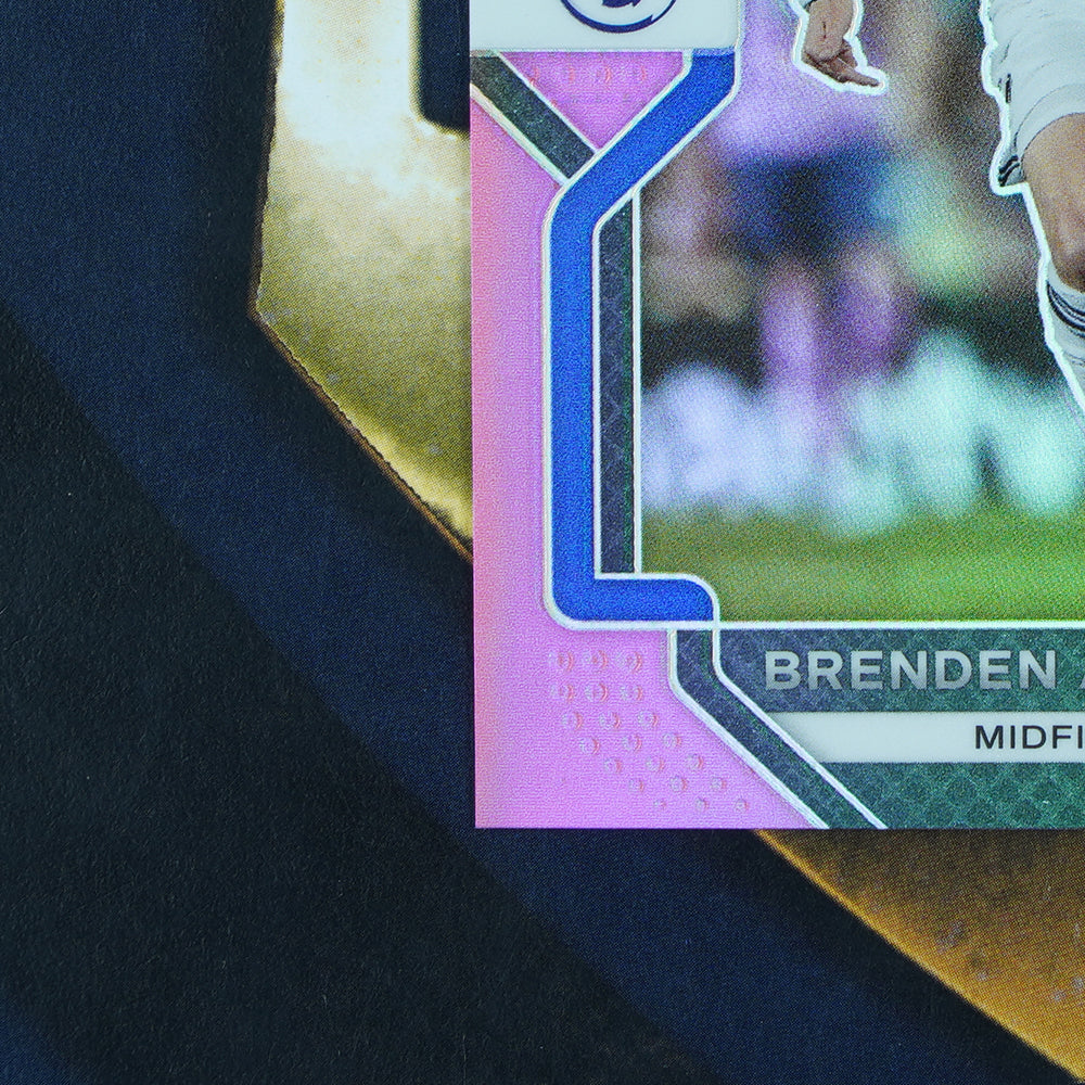 Brenden Aaronson 2022-23 Prizm Pink /199 Leeds United