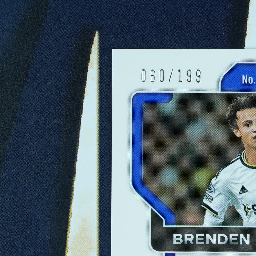 Brenden Aaronson 2022-23 Prizm Pink /199 Leeds United