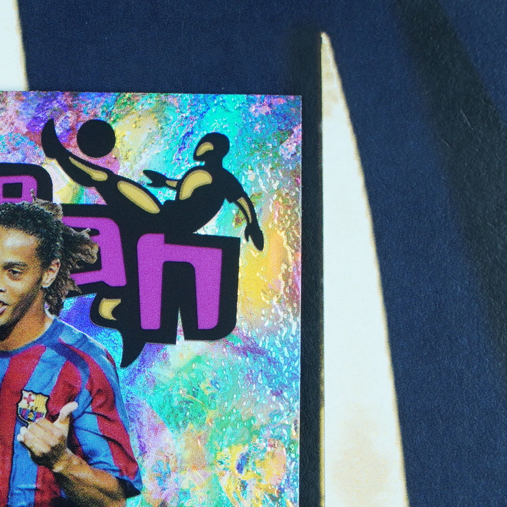 Ronaldinho 2022-23 Topps Finest UEFA The Man Barcelona