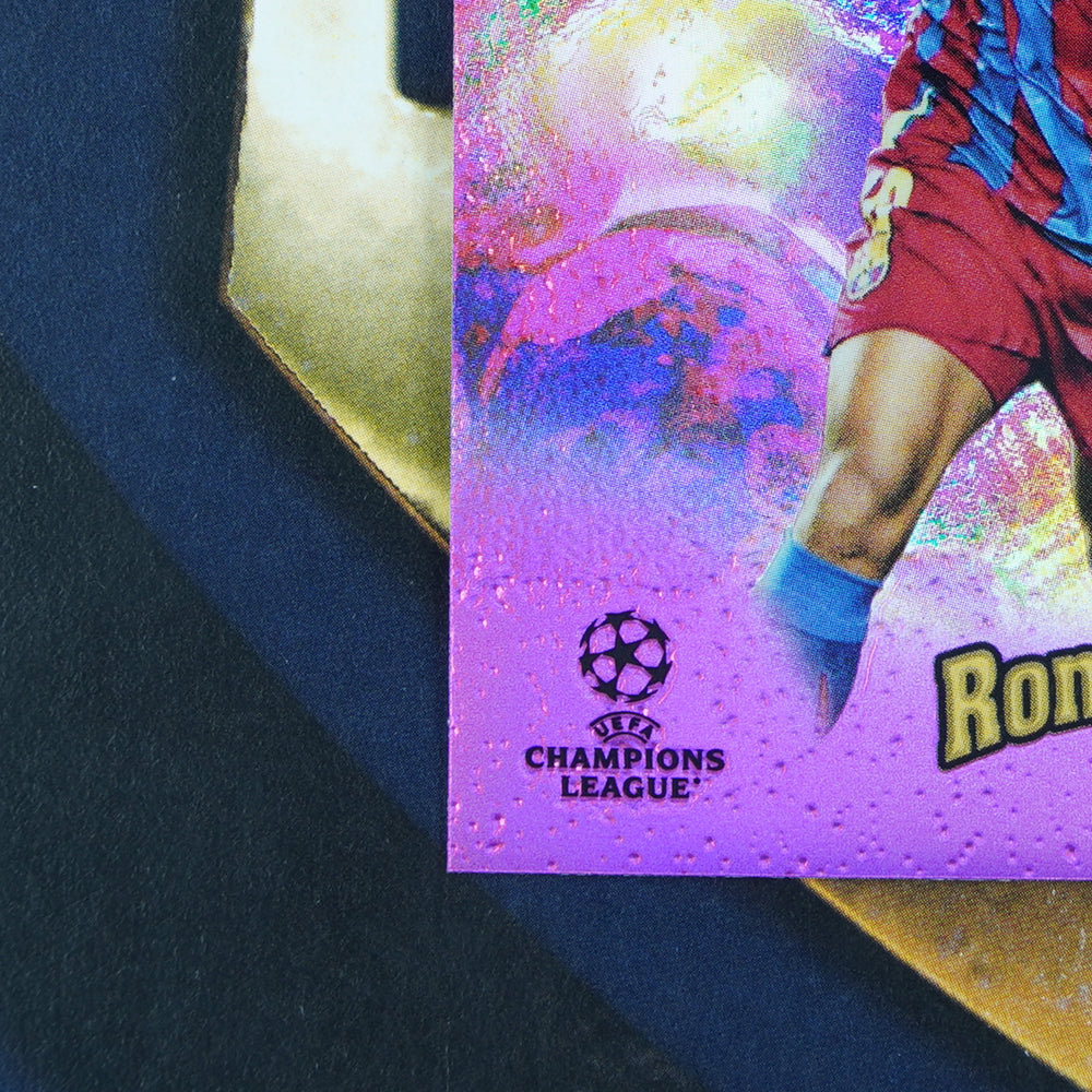 Ronaldinho 2022-23 Topps Finest UEFA The Man Barcelona