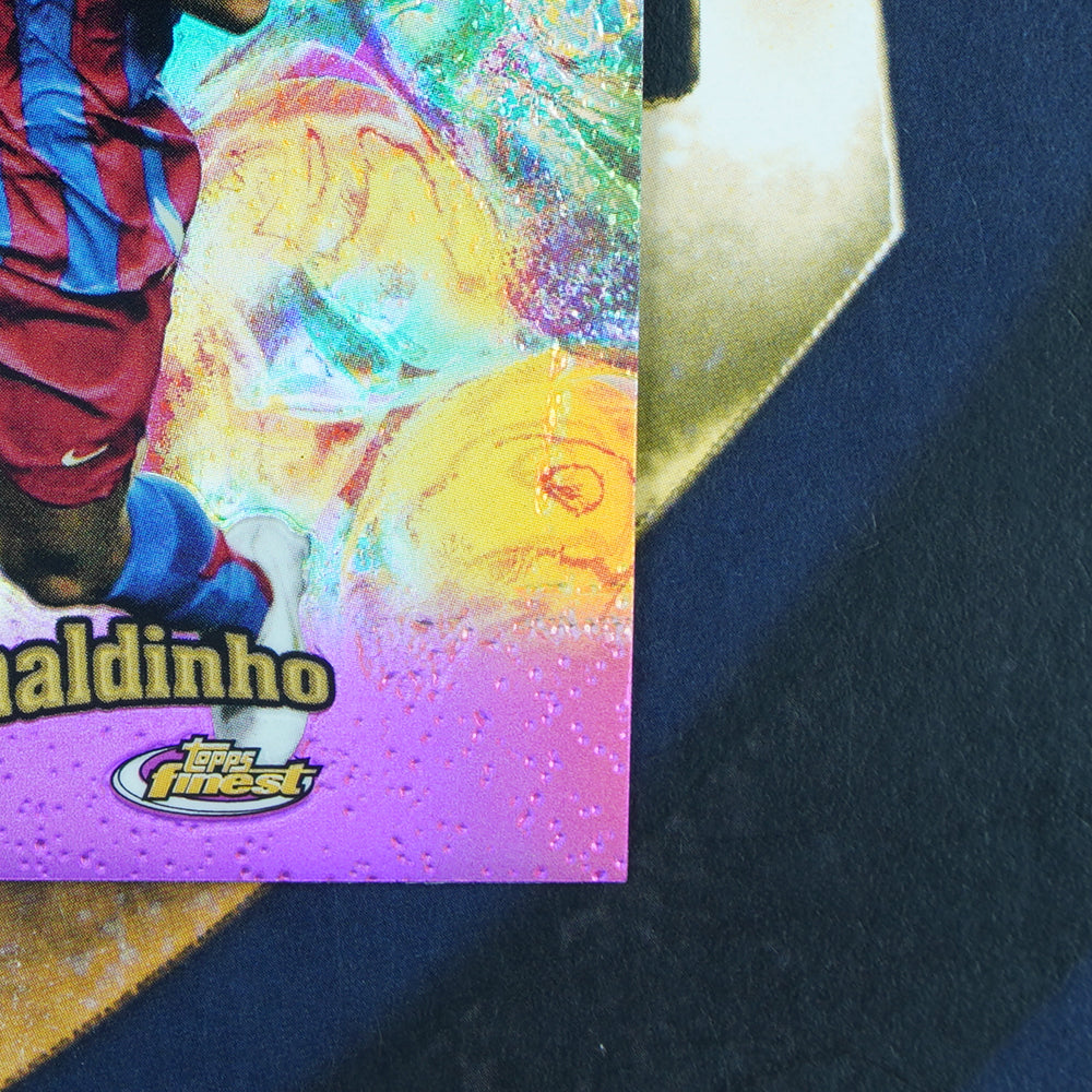 Ronaldinho 2022-23 Topps Finest UEFA The Man Barcelona