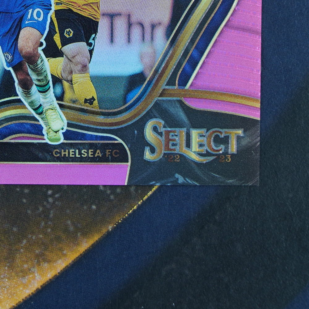 Christian Pulisic 2022-23 Panini Select Premier League Field Level Pink Ice Chelsea