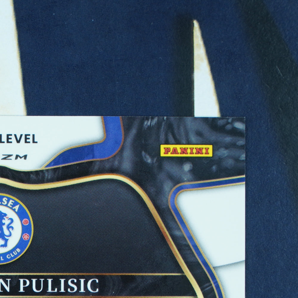 Christian Pulisic 2022-23 Panini Select Premier League Field Level Pink Ice Chelsea