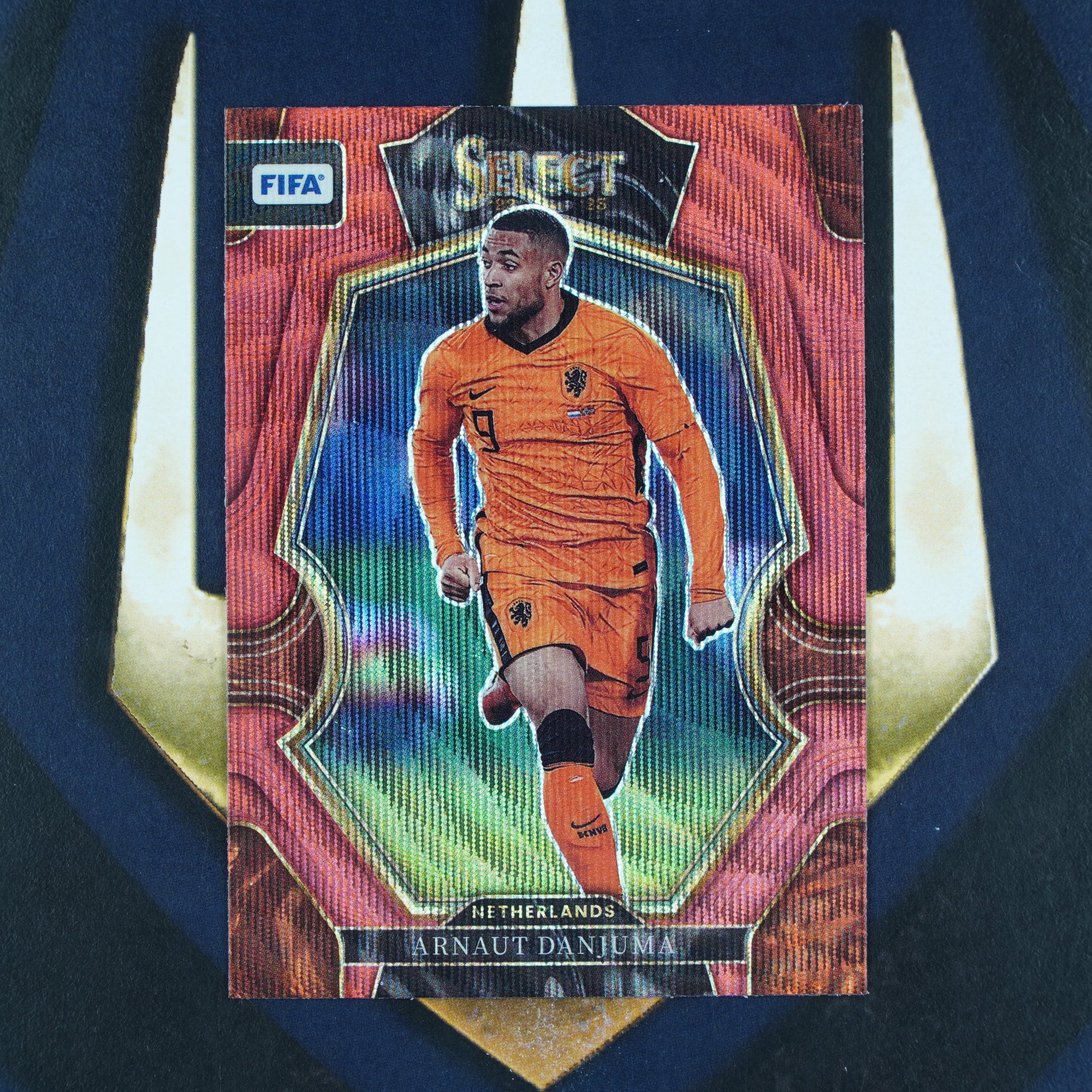 Arnaut Danjuma  2022-23 Panini Select FIFA  Mezzanine Red Wave  Netherlands