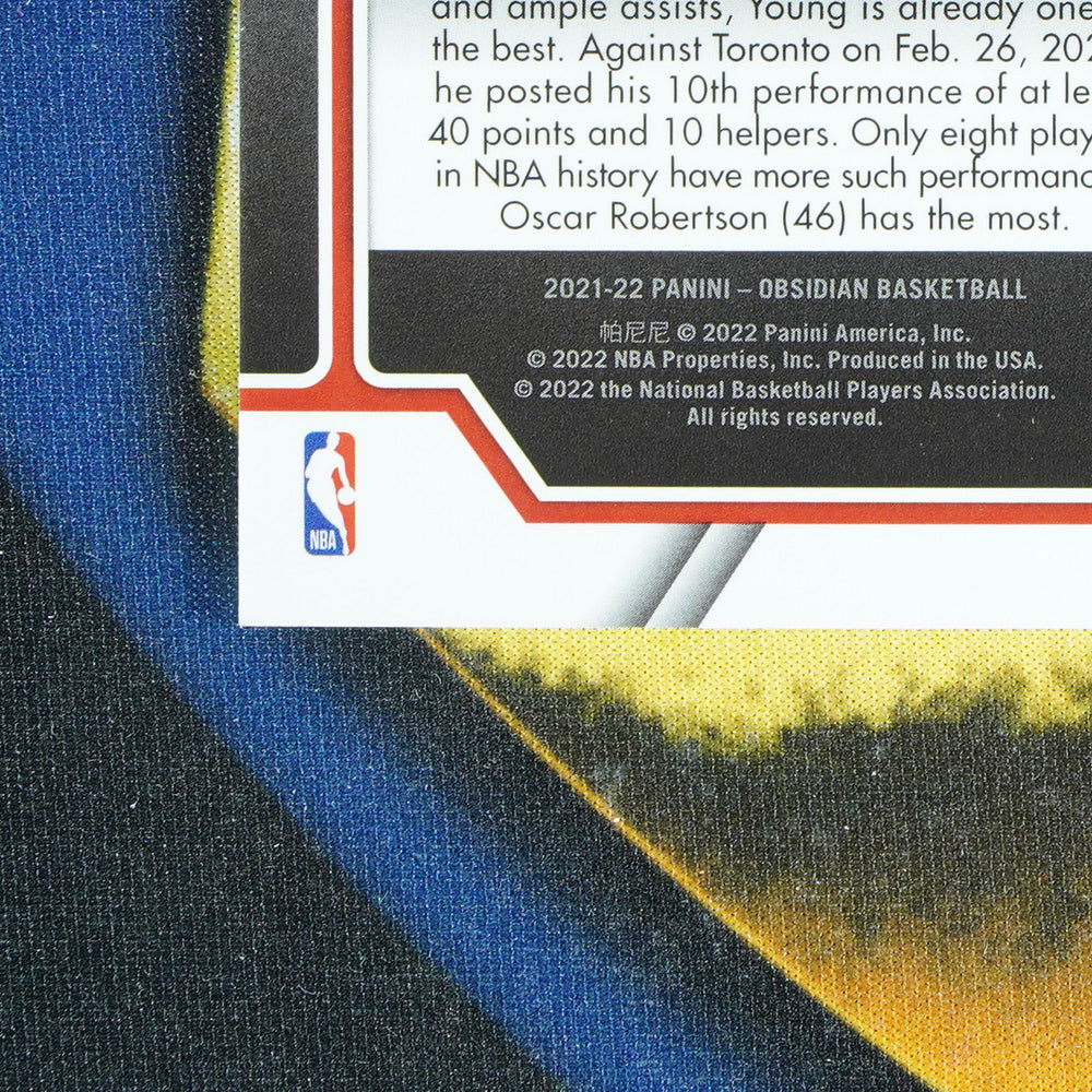 Trae Young  2022-23 PANINI OBSIDIAN Pitch Black Gold /10 [Raw]