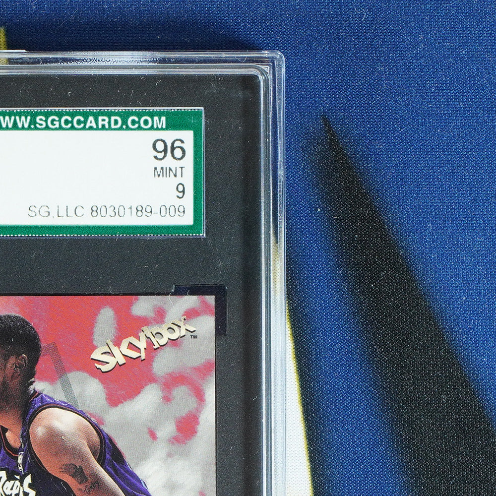 Marcus Camby 1997-98 SKYBOX On-Card Auto [SGC 96]