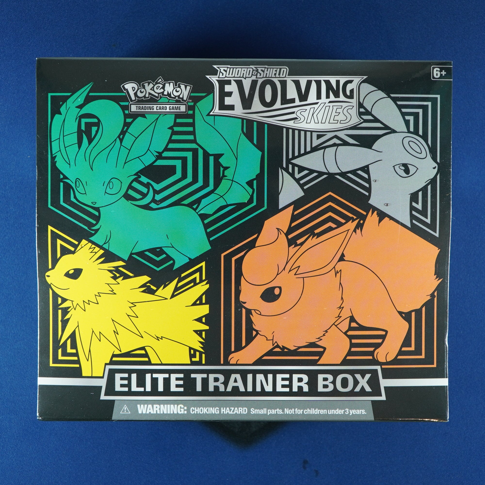 Evolving Skies Pokemon ETB Elite Trainer Box [Flareon/Jolteon/Umbreon/Leafeon]