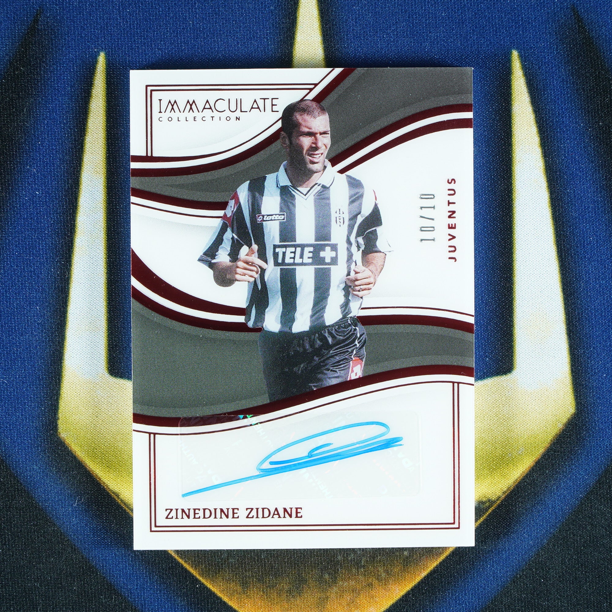 Zinedine Zidane 2023-24 Panini Immaculate Red Auto /10