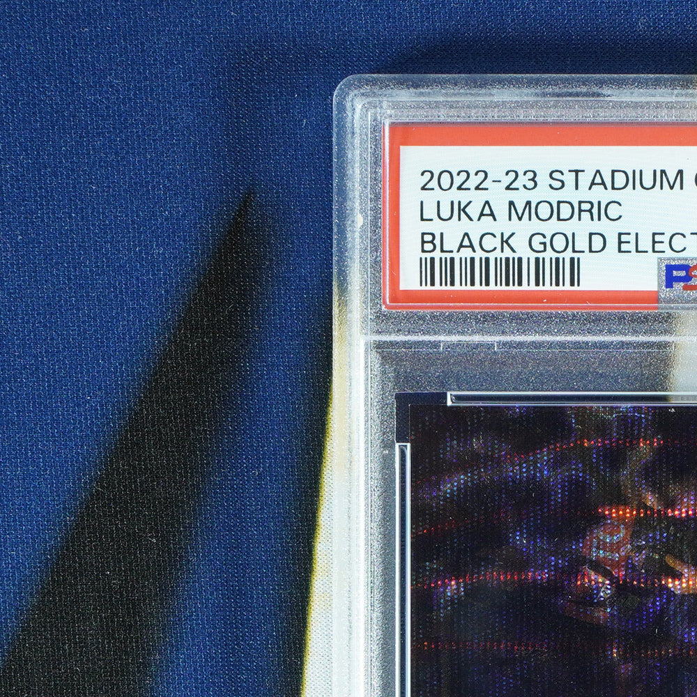 Luka Modric 2022-23 TOPPS STADIUM CLUB CHROME Black Gold Electric Charge /35 #37  [PSA 9]