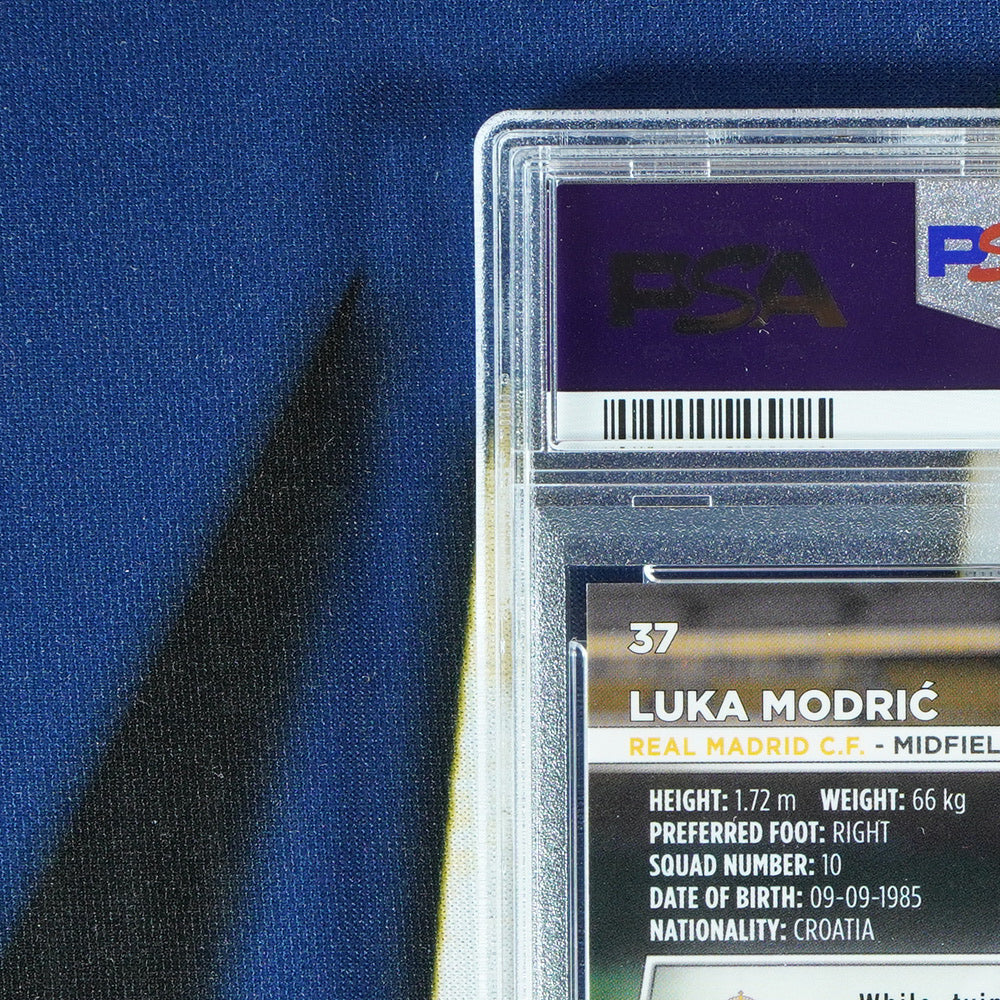 Luka Modric 2022-23 TOPPS STADIUM CLUB CHROME Black Gold Electric Charge /35 #37  [PSA 9]