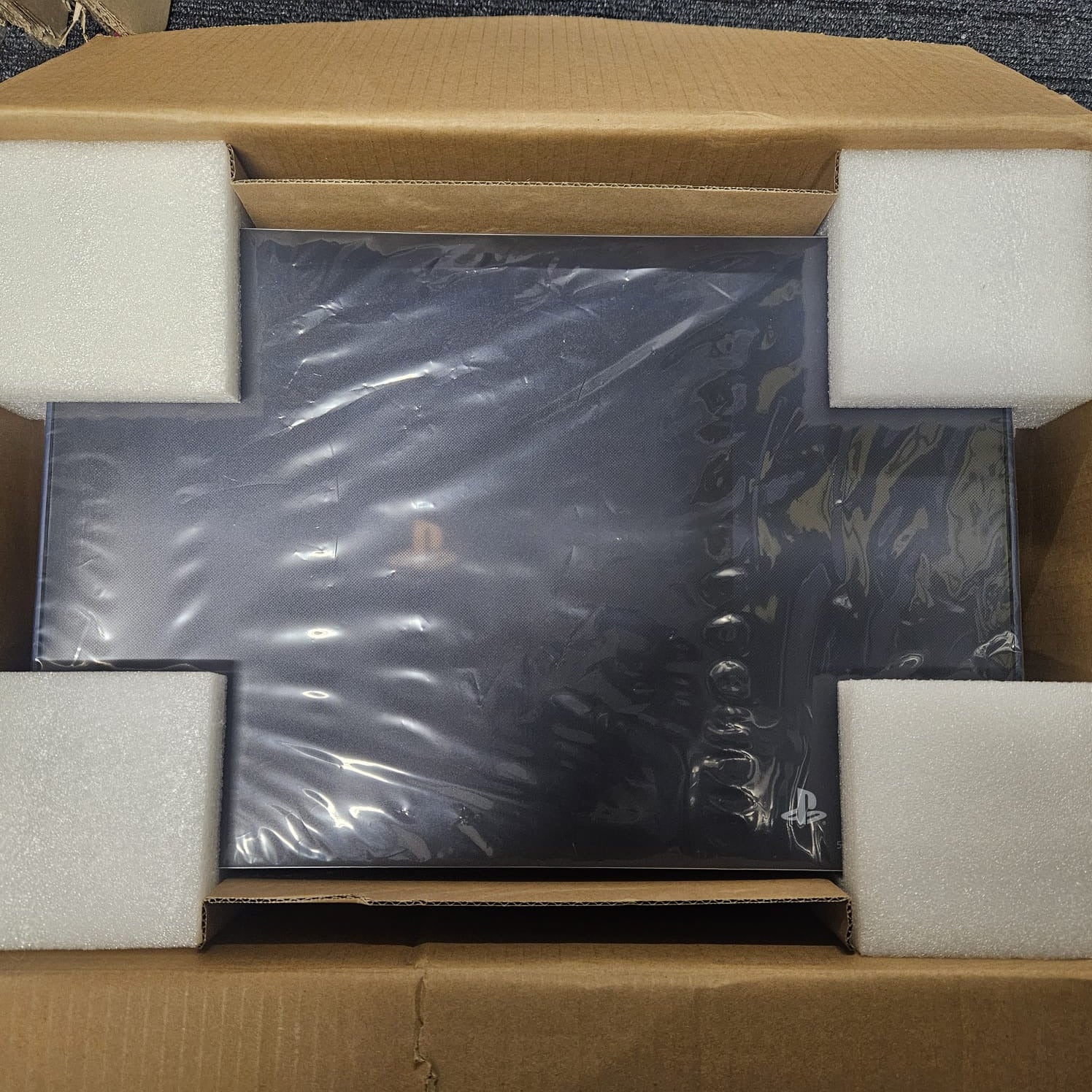 Sony PlayStation 4 Console - 500 Million Limited Edition [EU Version CUH-7116B]